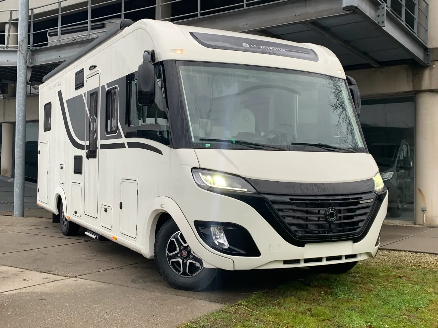 Le Voyageur/LV 7.8 GJL Fiat 180 PK automaat/2JQZ527