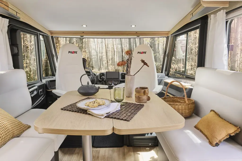 G740FGJ_salon (1).webp