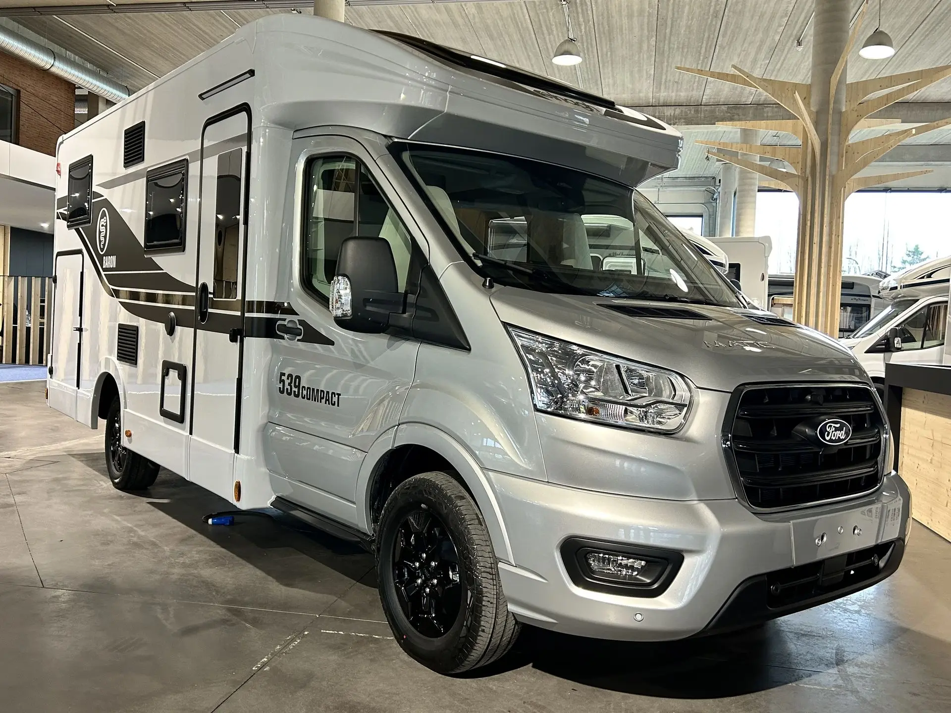 Elnagh/Baron Compact 539 Ford 165Pk automaat/NA