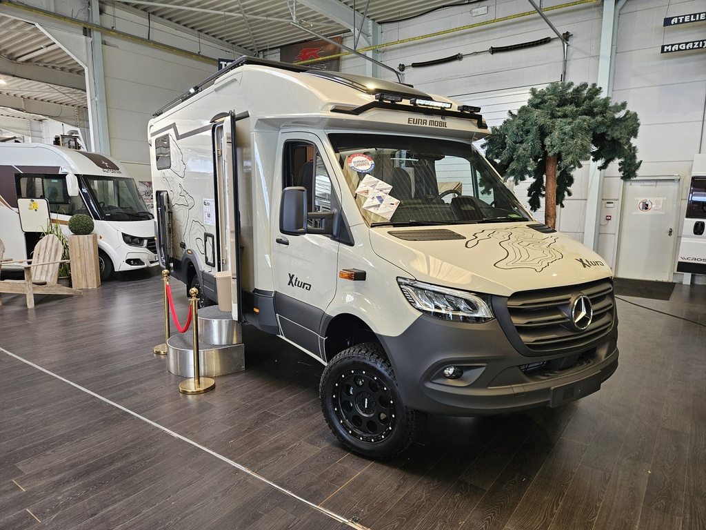 Eura Mobil Xtura 686 EF Mercedes 190 Pk/Cv Aut.