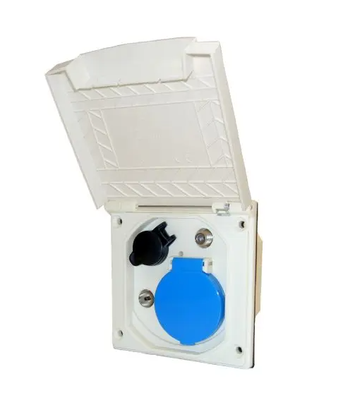 Prise encastrée, blanche, 230 V/sat/12 V
