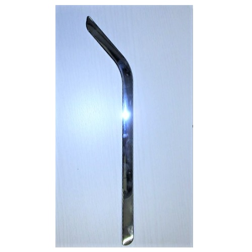 chrome strip naast achterlicht links achter