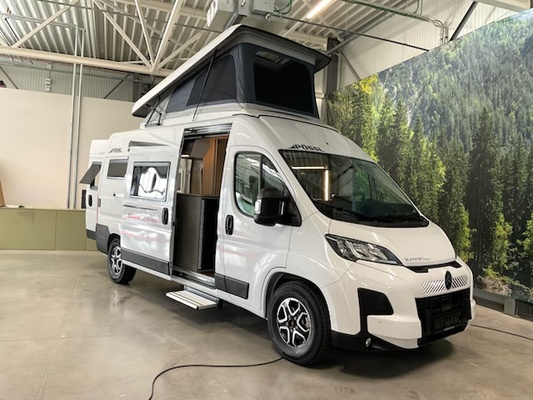 Pössl/Summit 600 Shine 140Pk Automaat POP-UP